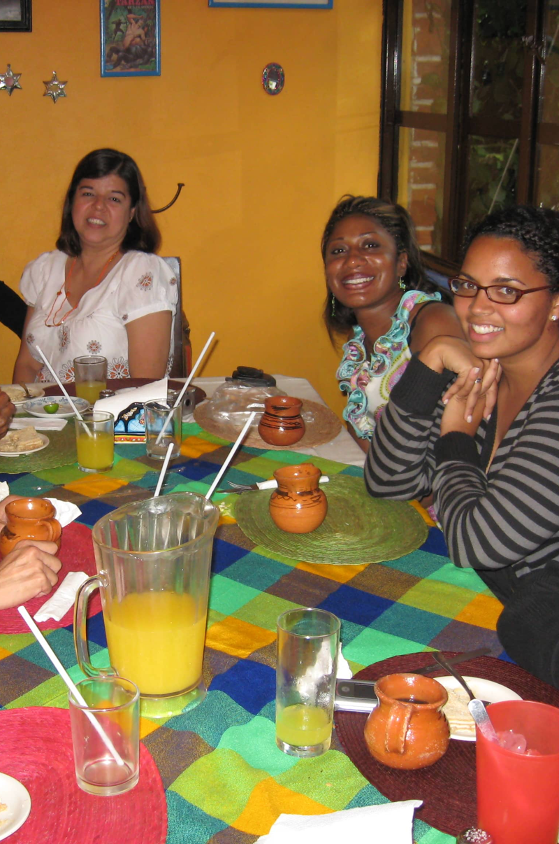 imec-homestay-img-left